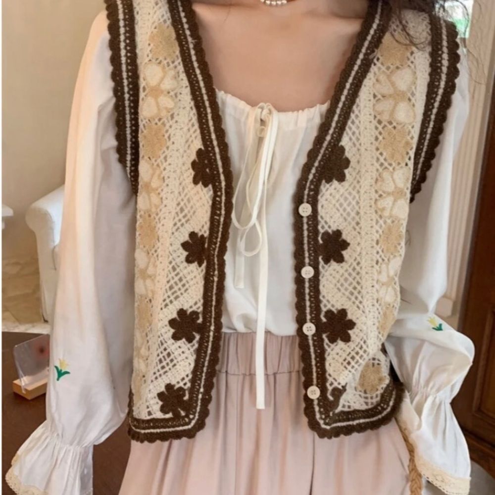 New adorable vest